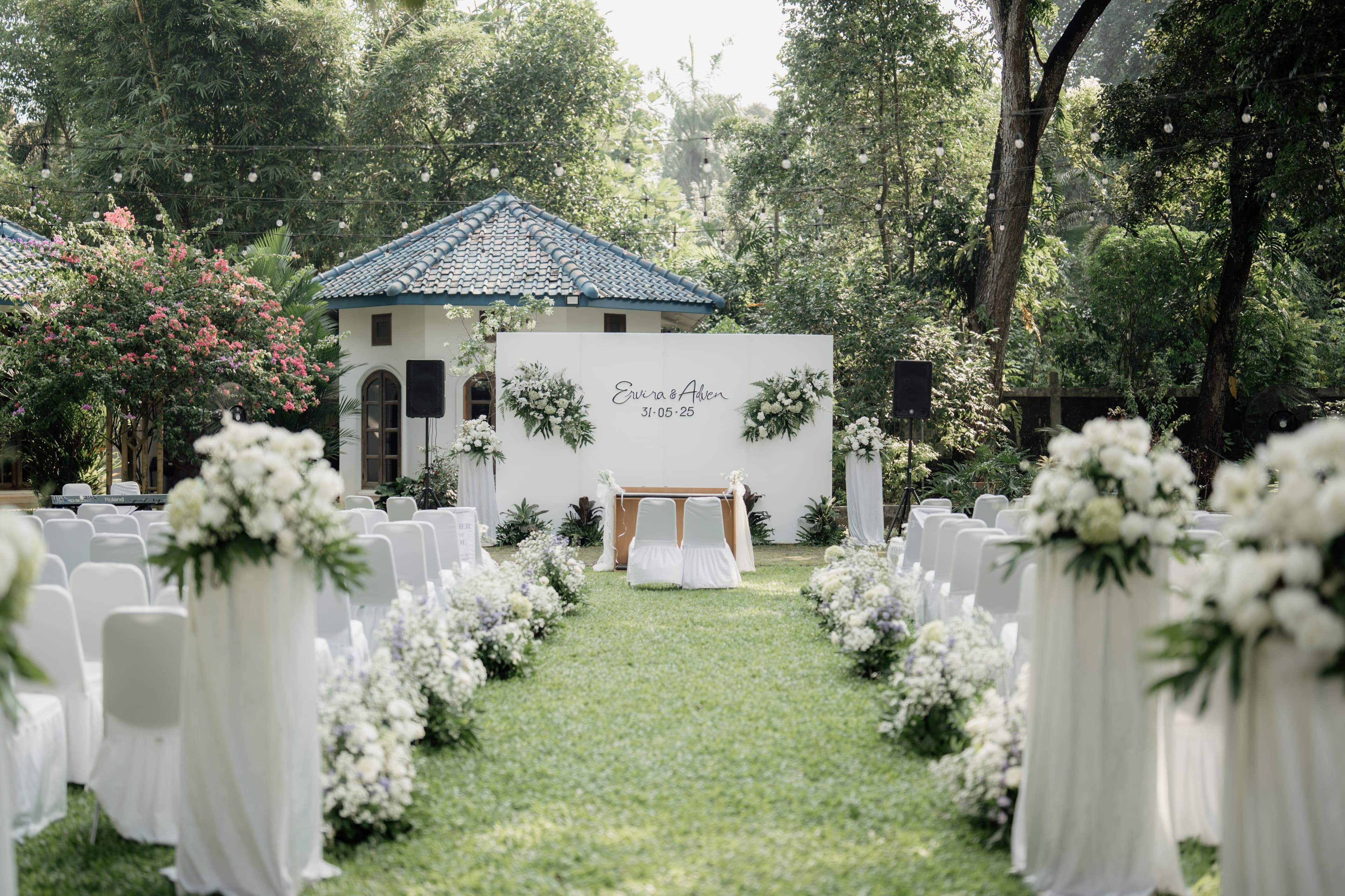 Meja Akad Garden